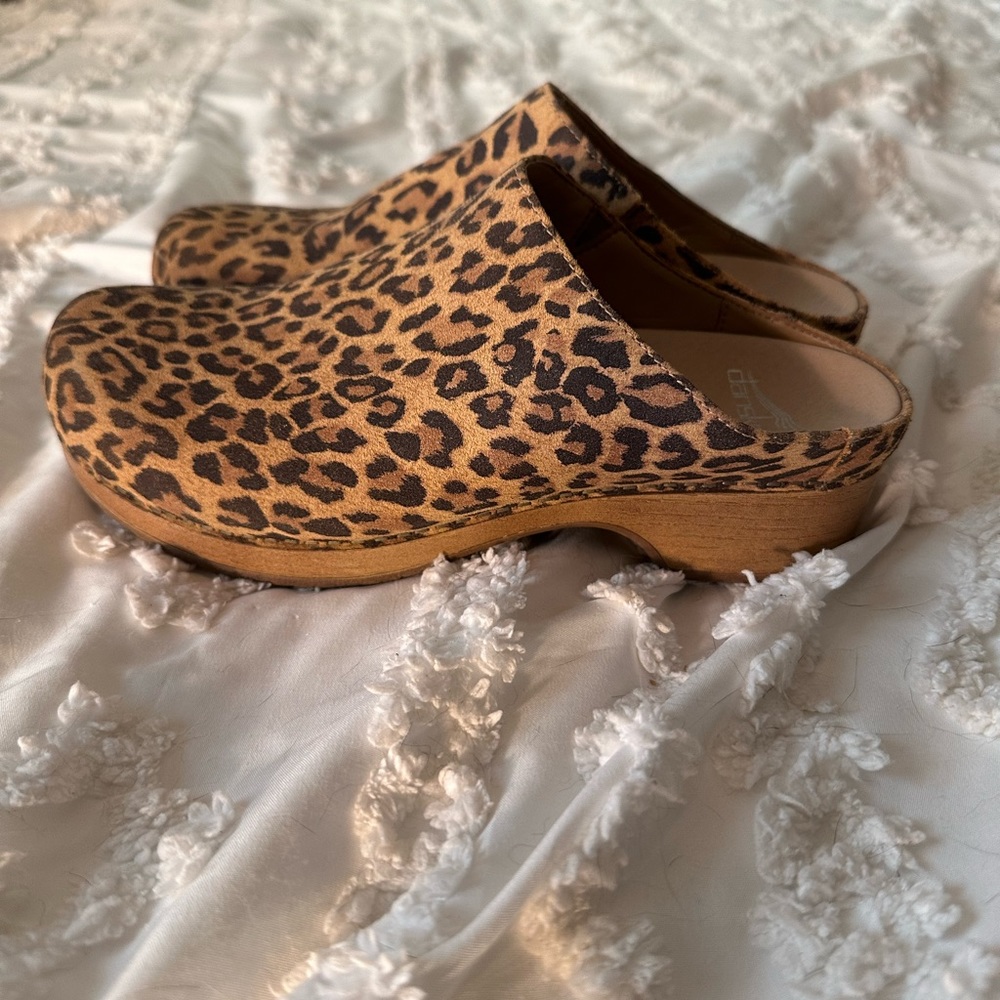 COPY - Leopard print suede Dansko clogs, only worn a couple of times. Super com…